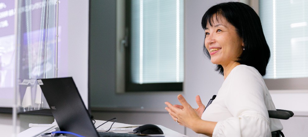 田口 亜希講師の写真