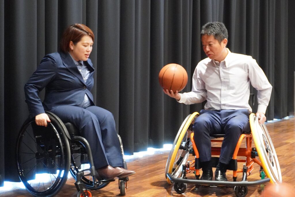 愛知県初の自治体として常滑市への「パラサポ！ミライ」の贈呈式を開催