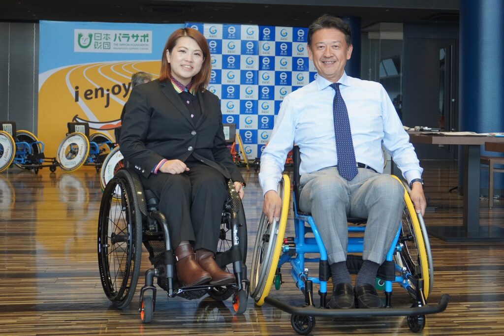 愛知県蒲郡市へ「パラサポ！ミライ」10台を贈呈、式典では市長も試乗