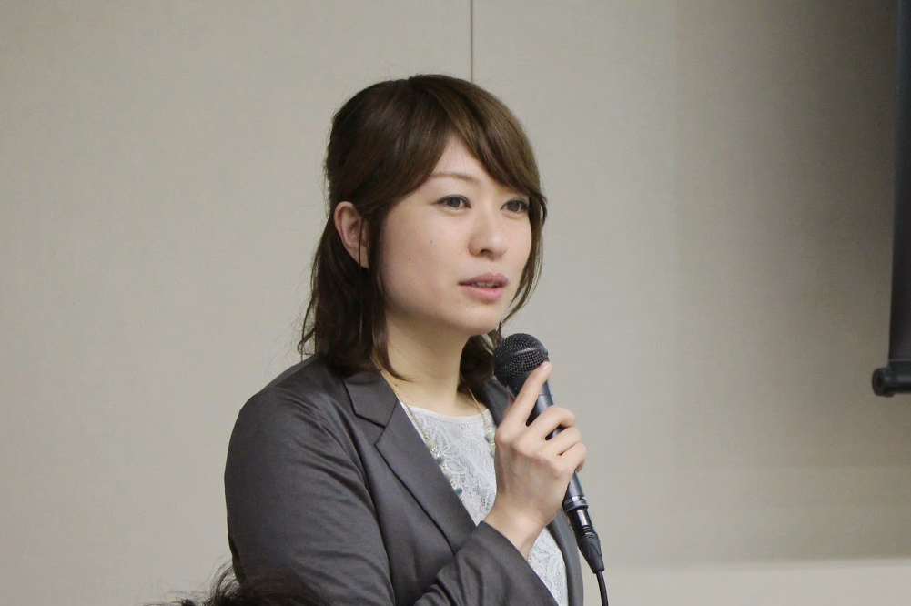 会場からの質問に応える講師